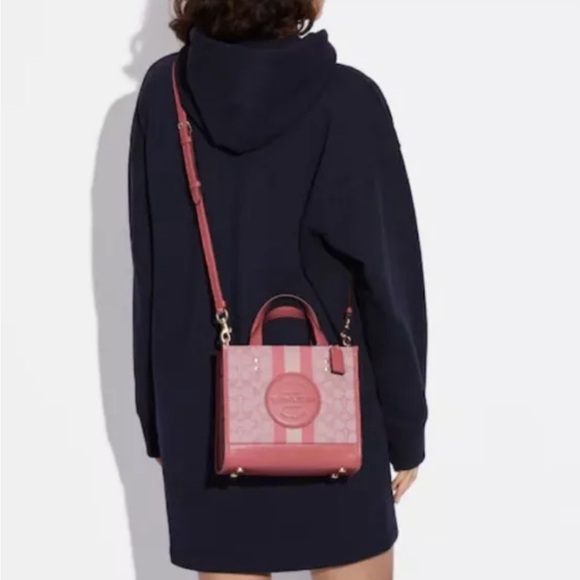 COACH Dempsey 22 mini tote - Picture 4 of 8